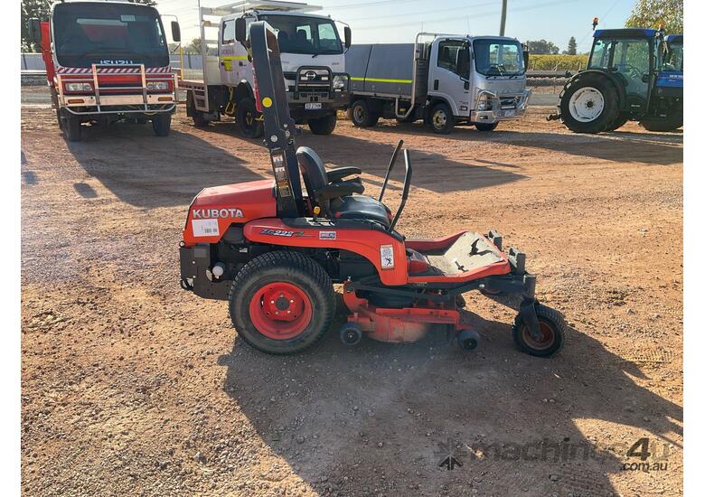 caption Kubota ZG222 Zero Turn Ride On Mower