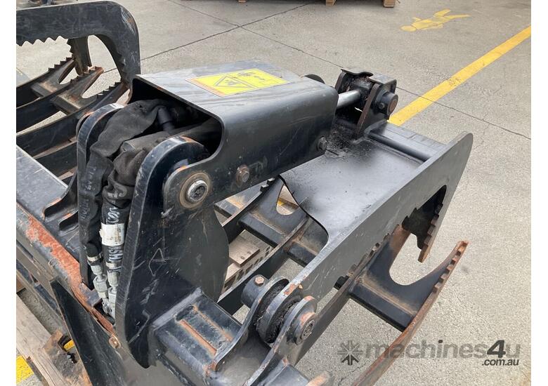 caption Circa 2018 Caterpillar 286-9301 Grab Attachment