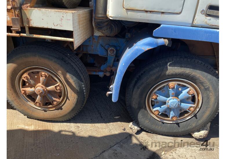 caption Volvo F12 Tipping Tabletop