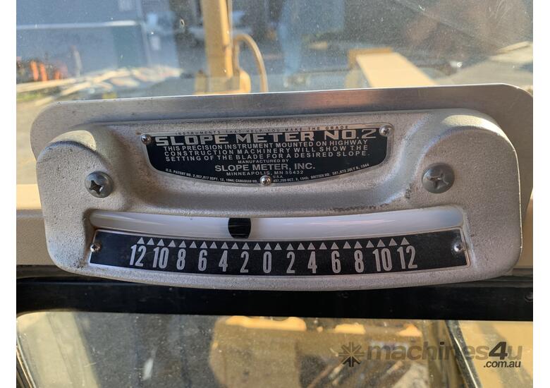 caption 2003 Caterpillar 140H VHP Plus Grader
