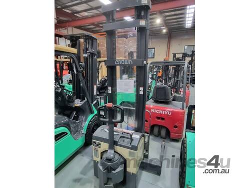 Crown Walkie Stacker - New Battery 4.5m Lift