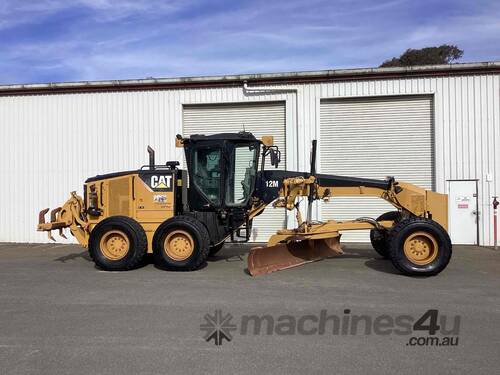 2014 Caterpillar 12M Grader