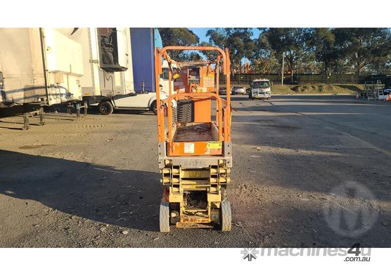 caption JLG 1930 ES