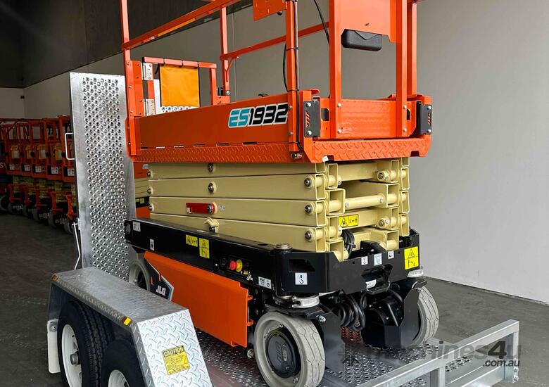 JLG ES1932 - 19ft Scissor lift Trailer Package image 3