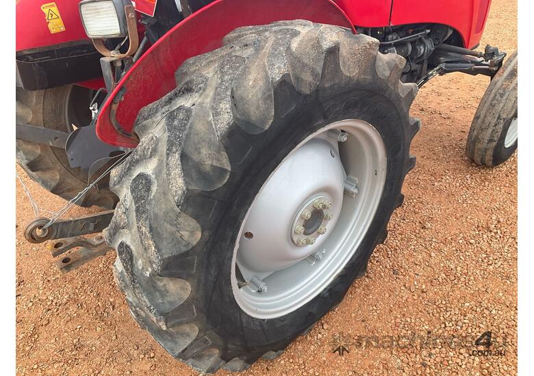 caption 2015 Massey Ferguson 2615 4x4 Tractor
