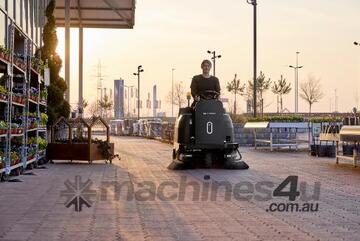   RANGE SW3000 MID SIZED RIDE ON SWEEPER