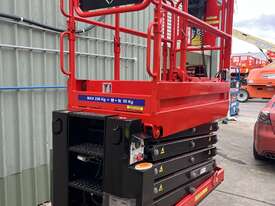 Athena tracked scissor lift - picture0' - Click to enlarge