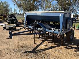 AGROPLOW 18 RUN AGROWDRILL SEEDER  - picture0' - Click to enlarge