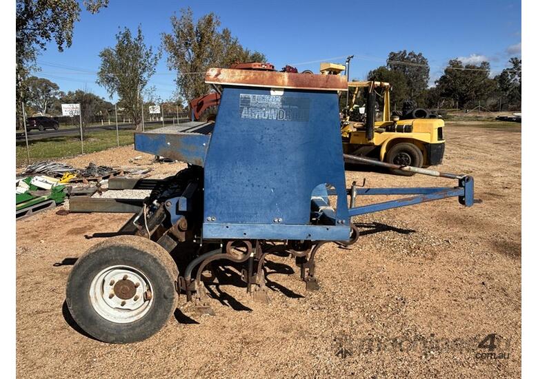 caption AGROPLOW 18 RUN AGROWDRILL SEEDER