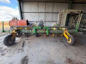 John Deere Cotton Seeder - picture0' - Click to enlarge