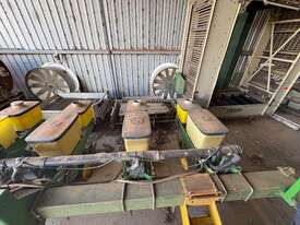 John Deere Cotton Seeder - picture0' - Click to enlarge