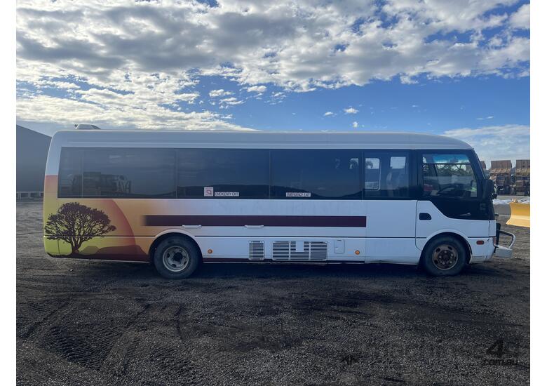 caption 2011 Mitsubishi Rosa 4x2 Mini Bus