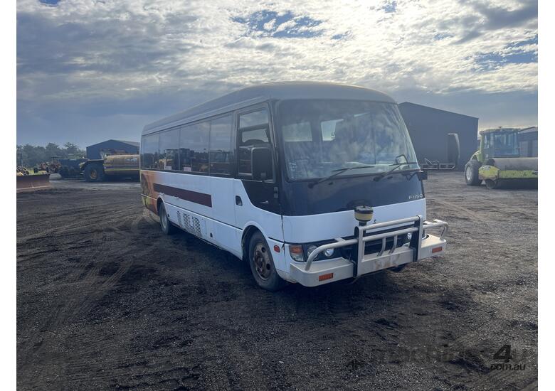 caption 2011 Mitsubishi Rosa 4x2 Mini Bus