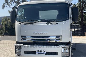 Isuzu 165 300 Series Truck Tipper Auto - with automatic electric waterproof tarp