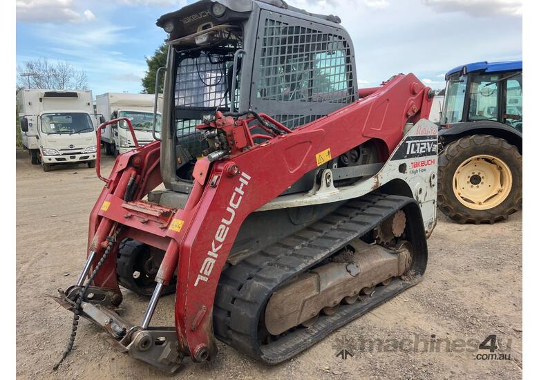 caption 2017 Takeuchi TL12V-2 Skid Steer (Rubber Tracked)