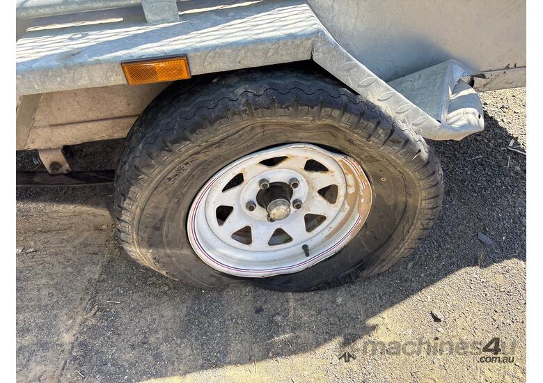 caption 2020 Titanium Trailer