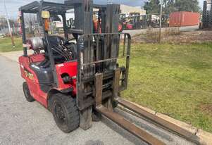 Forklift CAT GP25NT Gas Fork Position Side Shift Container Mast 2010