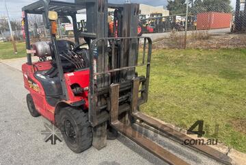 Forklift CAT GP25NT Gas Fork Position Side Shift Container Mast 2010