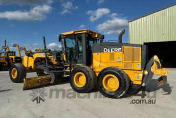 2018 John Deere 872GP with 4,900 hrs 2018 John Deere 872GP with 4,900 hrs