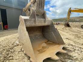 Komatsu PC1250-7 Excavator - picture1' - Click to enlarge