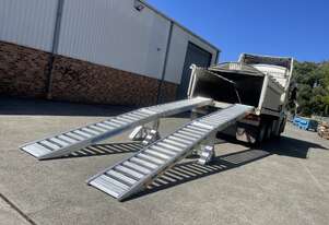 6m 6Tonne Center Supported Loading Ramps