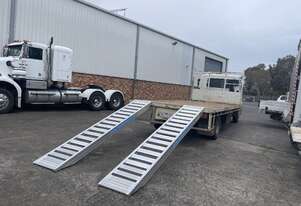3.3m - 7Tonne Heavy Duty Rubber Track Machinery Loading Ramps