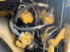 2011 Caterpillar AP600D Asphalt Paver - picture0' - Click to enlarge