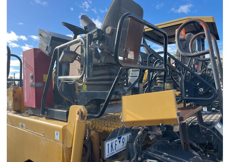 2011 Caterpillar AP600D Asphalt Paver