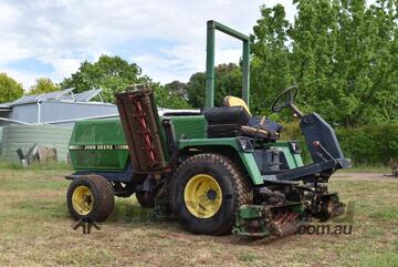John Deere   Fairway Mower