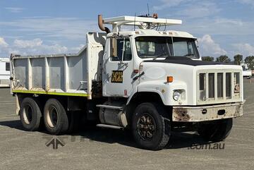 1996 INTERNATIONAL S-LINE TIPPER TRUCK
