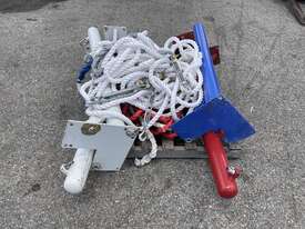 Pallet of Rope, Corner Poles and Ring Rope - picture0' - Click to enlarge