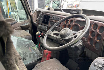 2007 Mack Metro Liner Tilt Tray