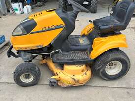 Cub cadet 1050 ride on mower - picture0' - Click to enlarge