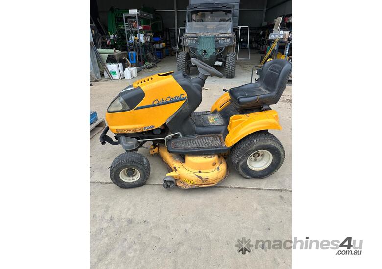 Cub cadet 1050 ride on mower