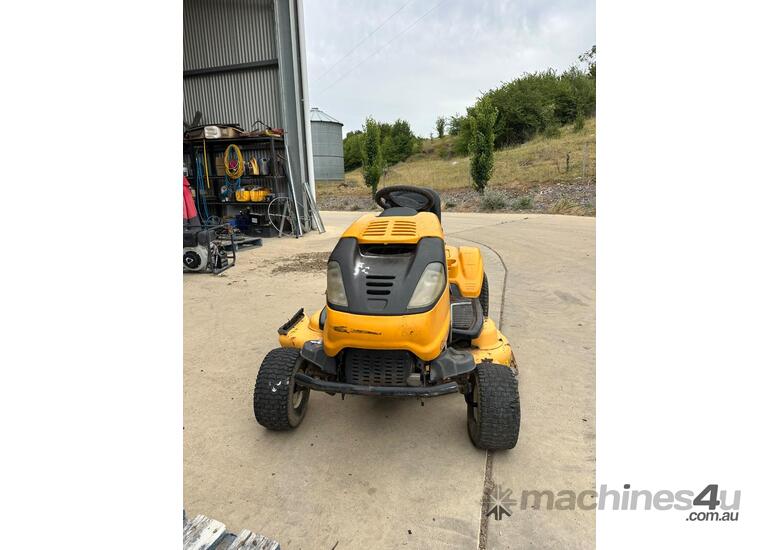 Cub cadet 1050 ride on mower