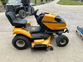 Cub cadet 1050 ride on mower - picture2' - Click to enlarge