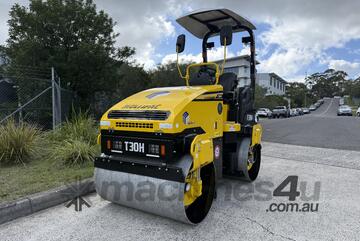   Multipac T30H-3 Twin Drum vibrating roller