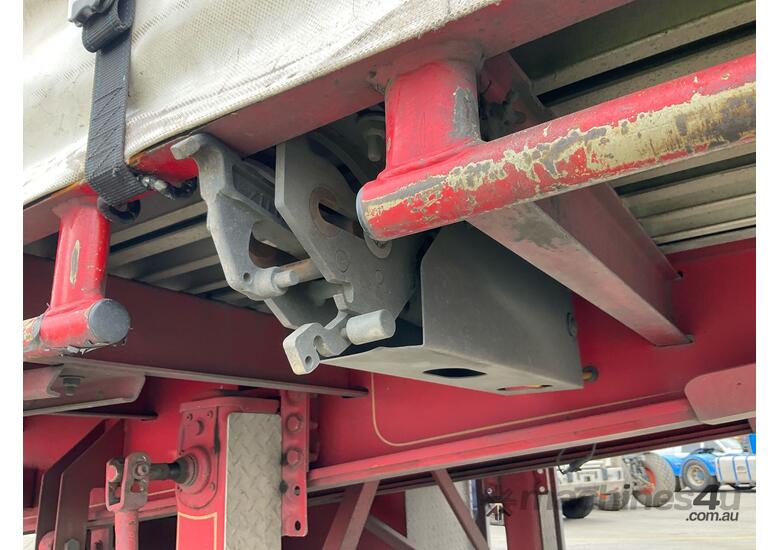 2016 Maxitrans ST3 Tri Axle Curtainside B Trailer