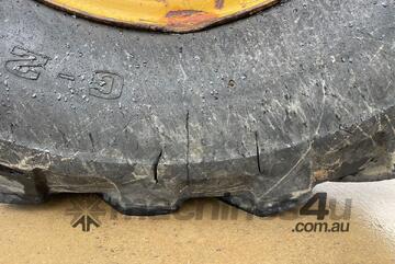 Komatsu 2012   GD555-5 Grader