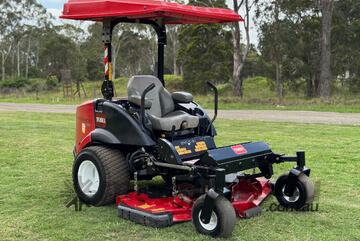 Toro Groundsmaster 7210 Zero Turn Lawn Equipment