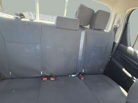 2019 Toyota Hilux Workmate Petrol - picture1' - Click to enlarge