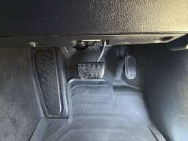 2019 Toyota Hilux Workmate Petrol - picture0' - Click to enlarge