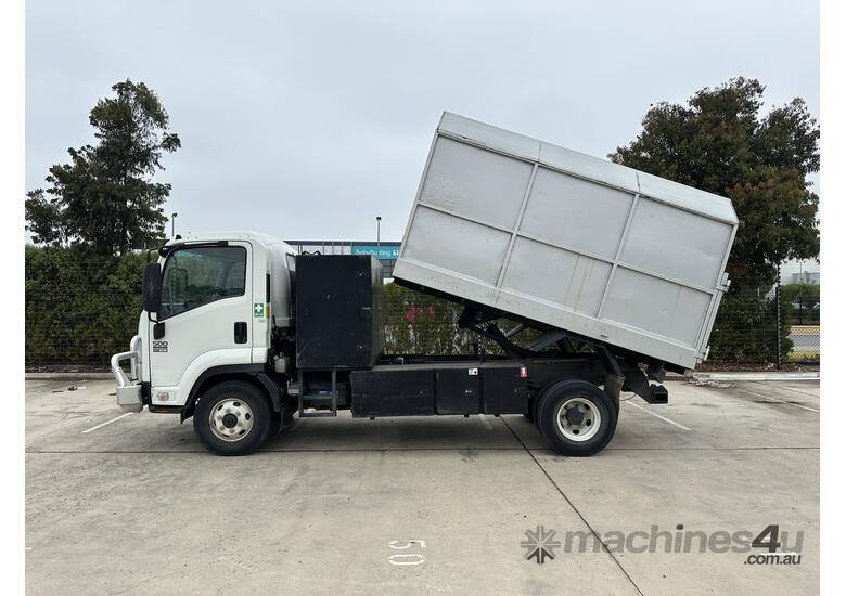 2010 Isuzu FRR500 4x2 Tipper