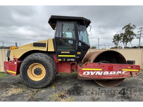 Dynapac CA302 Smooth Drum Roller