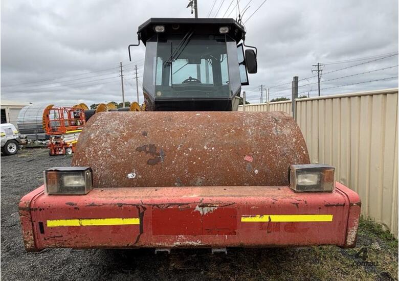 Dynapac CA302 Smooth Drum Roller