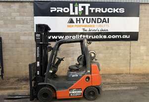 Toyota 2.5T 3 Stage 6000mm 3 Stage Forklift Refurbished