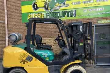4 Ton Komatsu Forklift Under 5000 Hours