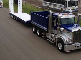 2015 Custom UPT Triaxle - picture0' - Click to enlarge