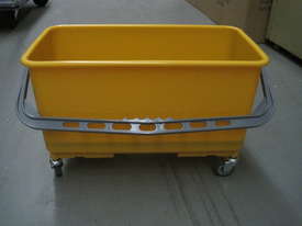 B-042 Window Cleaning Bucket - picture1' - Click to enlarge