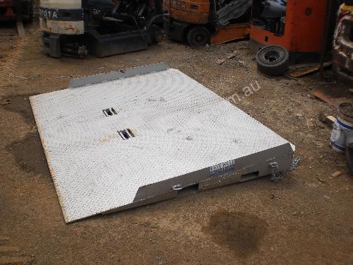 caption container ramp